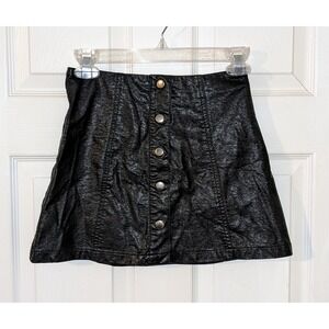 Forever 21 Mid-Thigh Snap Up Front Faux‎ Leather Skirt Black Size XS